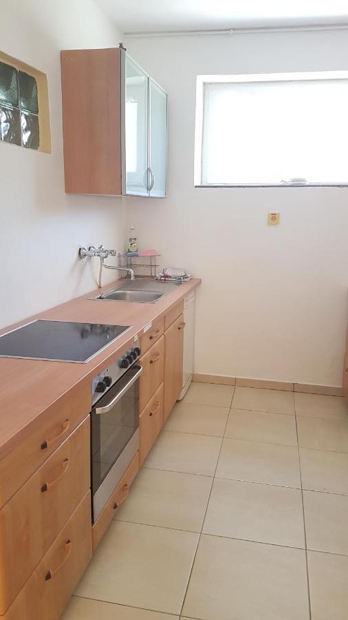 Appartement Grosses Ferienhaus Plattensee Balaton - Nyaralo Haz 6 Szobaval, 5 Fuerdoszobaval, 3000 Nm à Szolad Extérieur photo