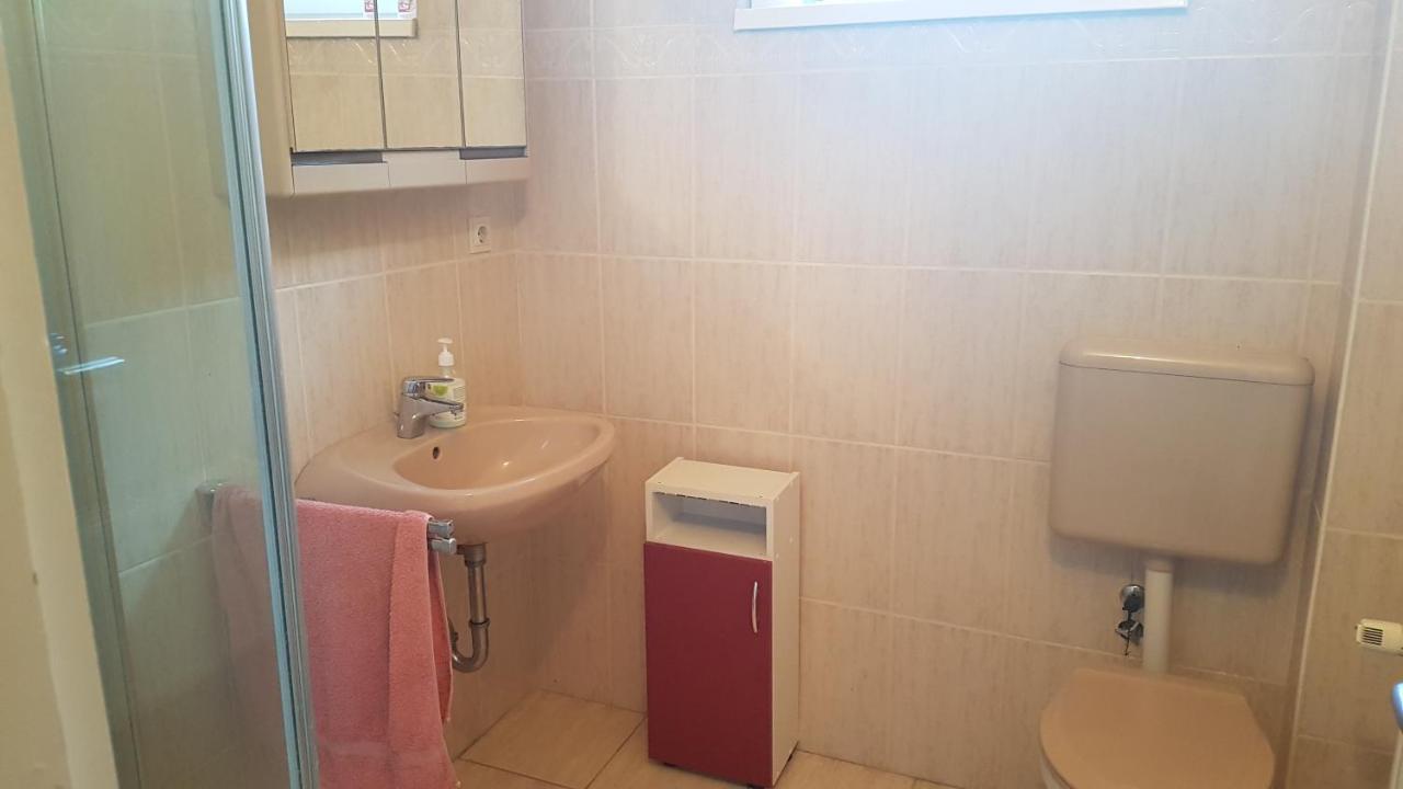 Appartement Grosses Ferienhaus Plattensee Balaton - Nyaralo Haz 6 Szobaval, 5 Fuerdoszobaval, 3000 Nm à Szolad Extérieur photo