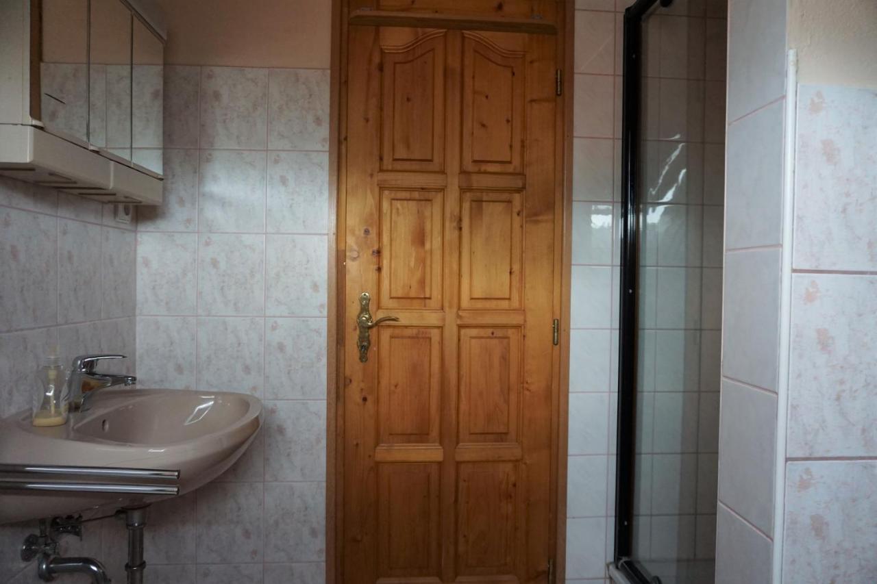 Appartement Grosses Ferienhaus Plattensee Balaton - Nyaralo Haz 6 Szobaval, 5 Fuerdoszobaval, 3000 Nm à Szolad Extérieur photo