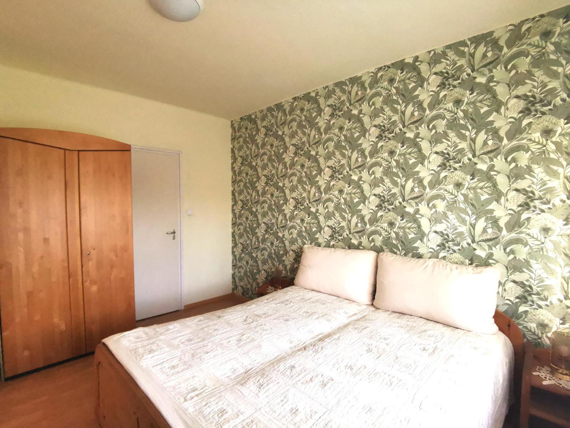 Appartement Grosses Ferienhaus Plattensee Balaton - Nyaralo Haz 6 Szobaval, 5 Fuerdoszobaval, 3000 Nm à Szolad Extérieur photo