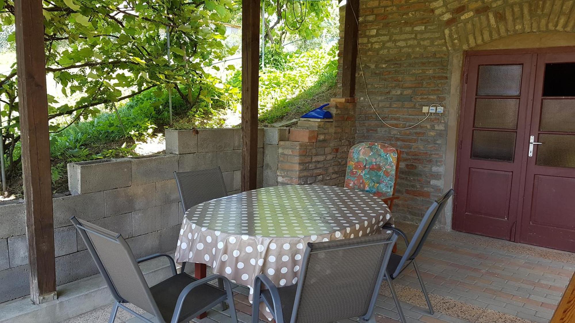 Appartement Grosses Ferienhaus Plattensee Balaton - Nyaralo Haz 6 Szobaval, 5 Fuerdoszobaval, 3000 Nm à Szolad Extérieur photo